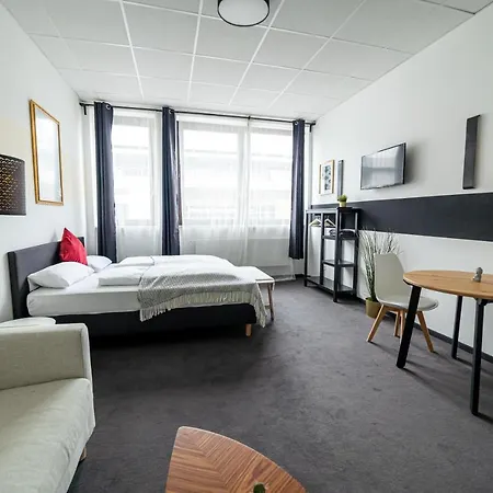 Aparthotel Full House - Shared Bath & Kitchen Nuremberg