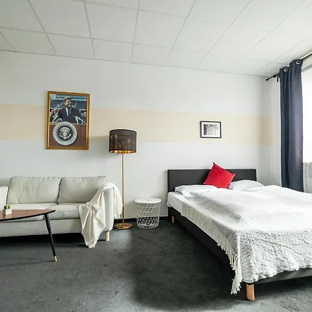 Aparthotel Full House - Shared Bath & Kitchen