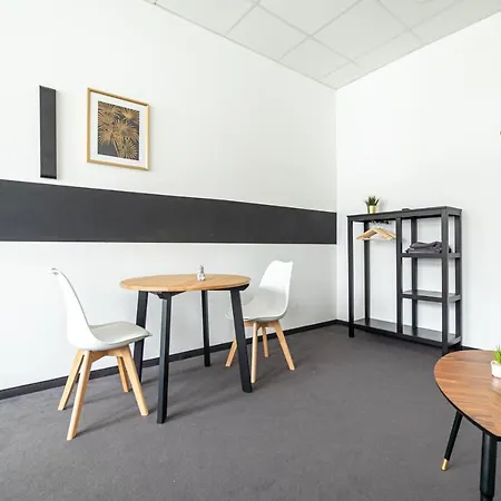 Aparthotel Full House - Shared Bath & Kitchen Nuremberg