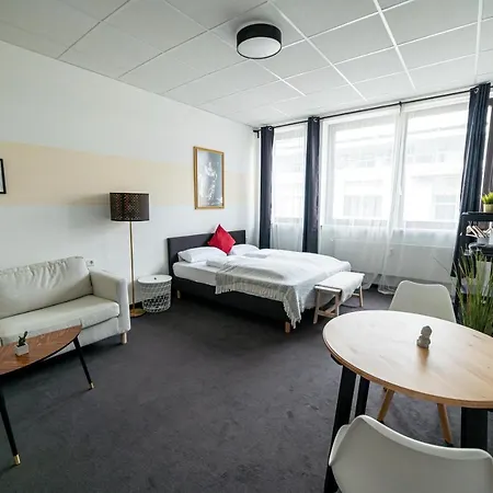 Full House - Shared Bath & Kitchen * Nuremberg