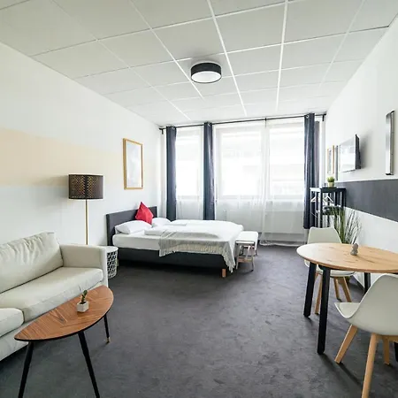Aparthotel Full House - Shared Bath & Kitchen Nuremberg