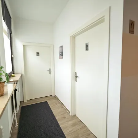 Aparthotel Full House - Shared Bath & Kitchen