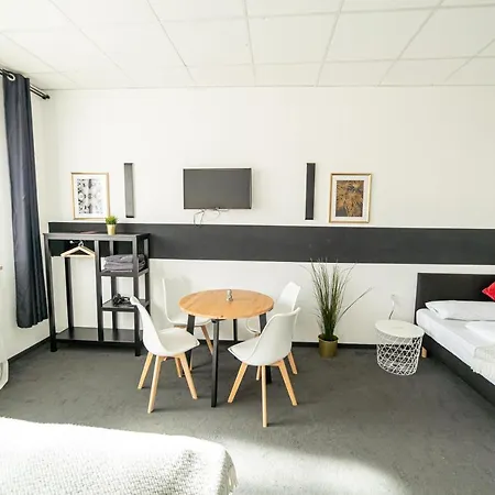 Aparthotel Full House - Shared Bath & Kitchen