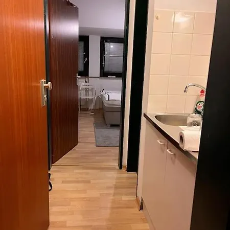 Zentrale Und Gepflegte In