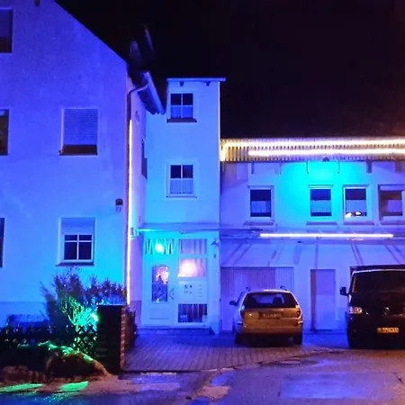 Mit 4 Schlafzimmer Fuer 2 Bis 9 Gaeste----apartment With 4 Bedrooms For 2 To 9 Guests