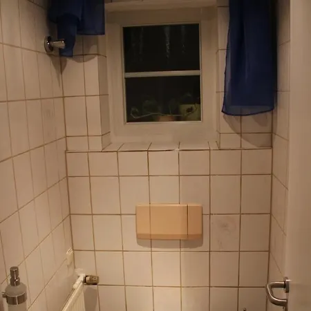 Mit 4 Schlafzimmer Fuer 2 Bis 9 Gaeste----apartment With 4 Bedrooms For 2 To 9 Guests Apartment Nuremberg