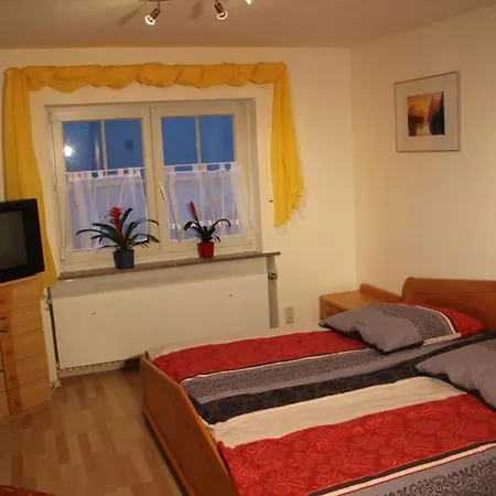 Mit 4 Schlafzimmer Fuer 2 Bis 9 Gaeste----apartment With 4 Bedrooms For 2 To 9 Guests *