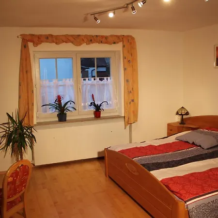Mit 4 Schlafzimmer Fuer 2 Bis 9 Gaeste----apartment With 4 Bedrooms For 2 To 9 Guests Apartment *