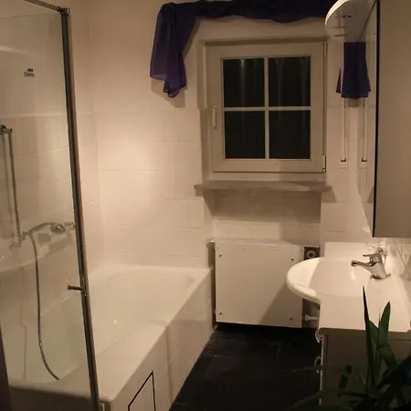 Mit 4 Schlafzimmer Fuer 2 Bis 9 Gaeste----apartment With 4 Bedrooms For 2 To 9 Guests Apartment Nuremberg
