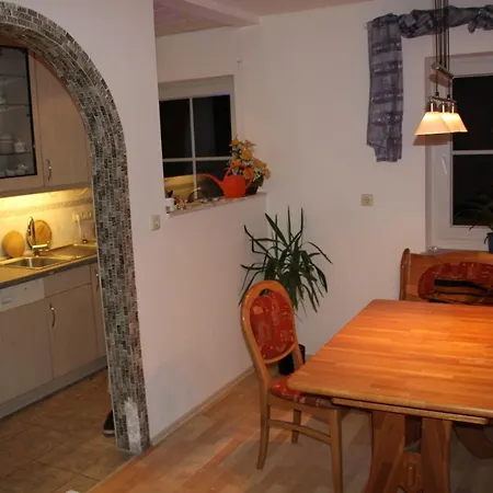 Apartment Mit 4 Schlafzimmer Fuer 2 Bis 9 Gaeste----apartment With 4 Bedrooms For 2 To 9 Guests Nuremberg