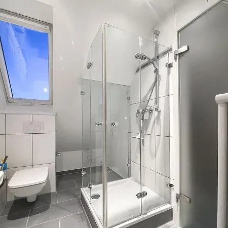 Gesamte - Buero - Kueche - Netflix Apartment *
