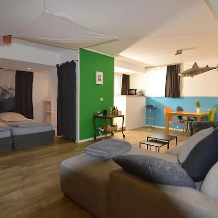 Gemutlich Zentrale Souterraint 65qm Apartment