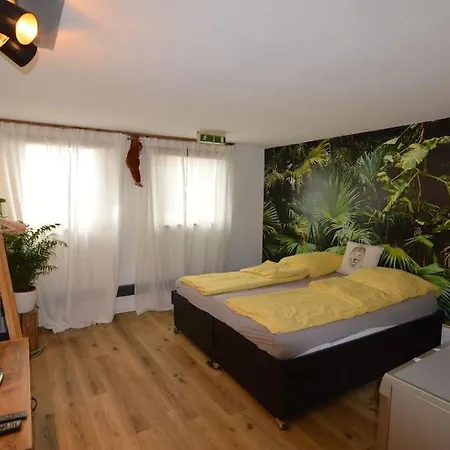 Gemutlich Zentrale Souterraint 65qm Apartment *