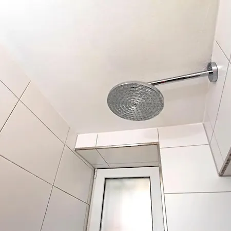 Gemutlich Zentrale Souterraint 65qm Apartment *