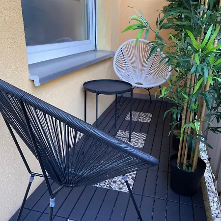 Апартаменти Messeapartment Dutzendteich *