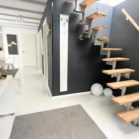 M-style 04 Mit Balkon Und Gasgrill, 24h Self-check-in, Free Parking, Netflix Appartamento