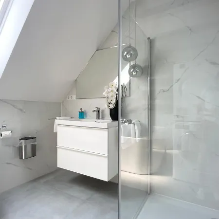 Appartamento M-style 04 Mit Balkon Und Gasgrill, 24h Self-check-in, Free Parking, Netflix Norimberga