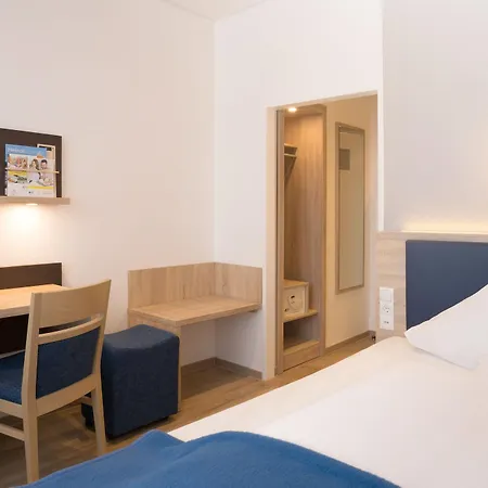 Hotel Ringhotel Loew's Merkur 4*