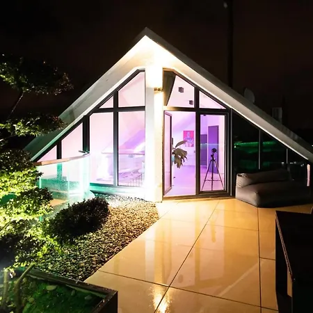 The Penthouse At Eco Smart Aparthotel Neurenberg