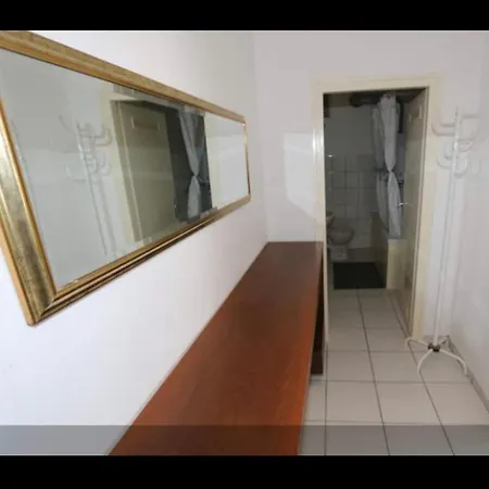 Apartment Charmante 2 *
