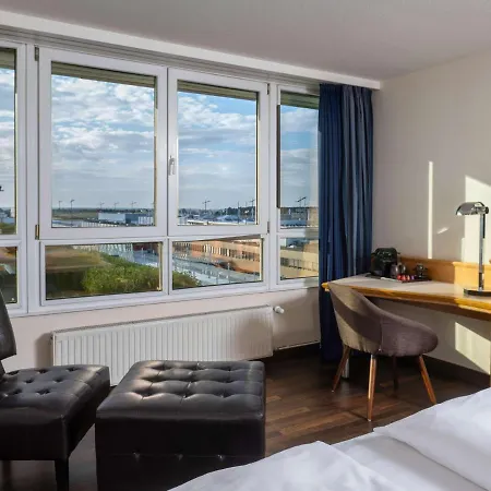 Moevenpick Airport 4*