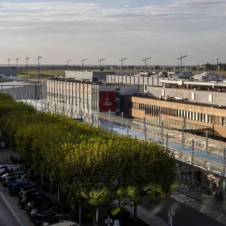 Moevenpick Airport Hotel