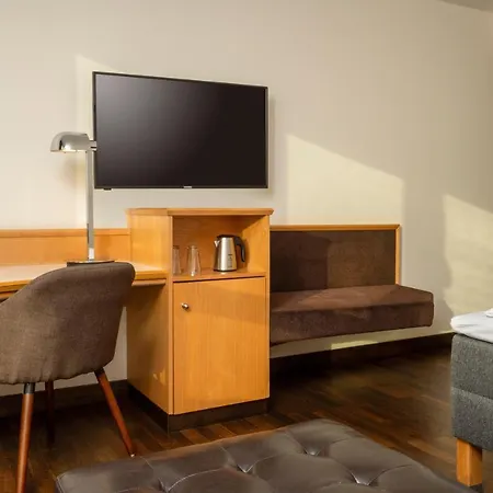 Moevenpick Airport 4* Nuremberga