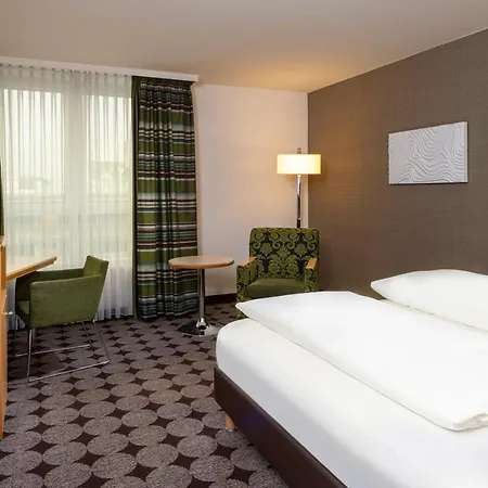 Hotel Moevenpick Airport 4*