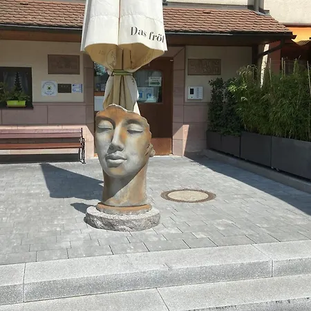 Landgasthof Gruener Baum 3* نورنبيرغ