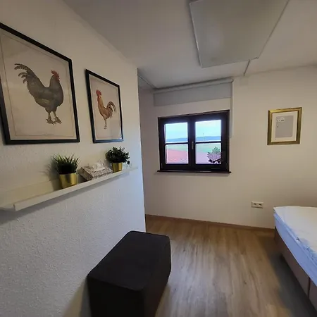 Messe- Und Ferienwohnung Am Ponyhof Apartment *