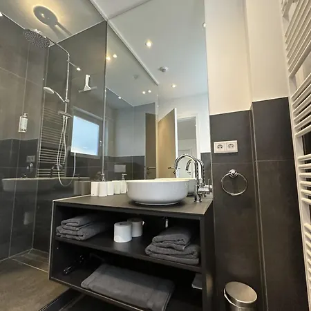 Ap 4 - Living Apartment *