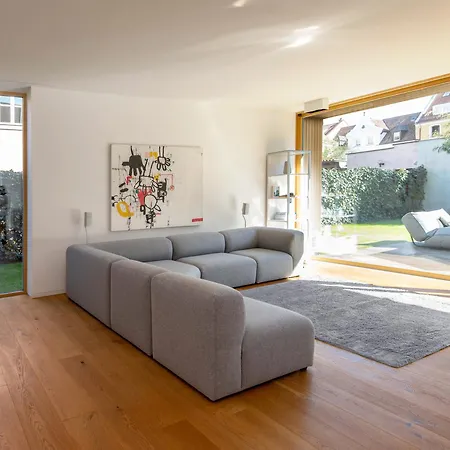 B8 - Exklusive Architektenvilla Fuer 4-10 Personen,