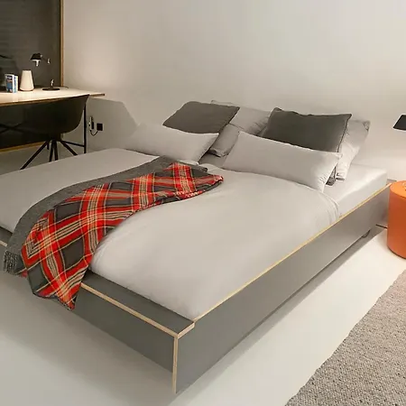 B8 - Exklusive Architektenvilla Fuer 4-10 Personen, * Nürnberg