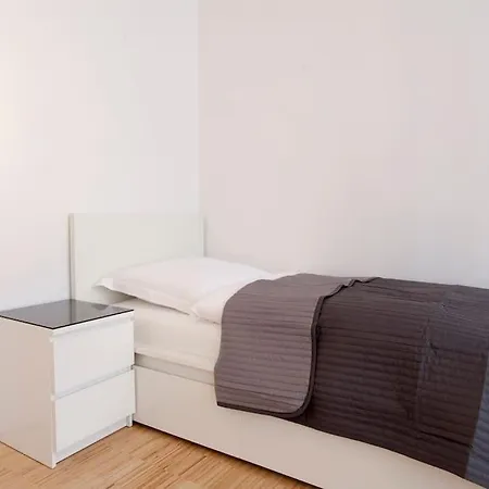 Exclusive 2-room Souterrain Apartment