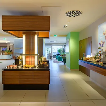 Novotel Am Messezentrum 4*