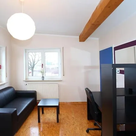 Stylish 3 Bedroom Apartment Nuremberg