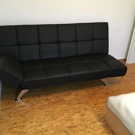 Apartment Stylish 3 Bedroom *