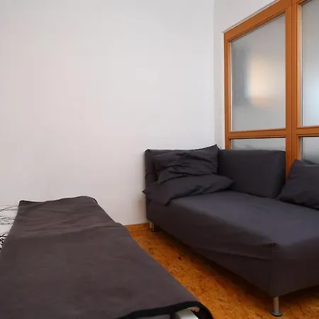 Stylish 3 Bedroom Apartment *