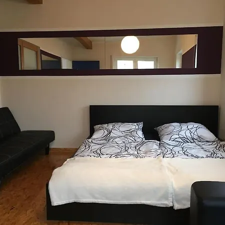Apartment Stylish 3 Bedroom