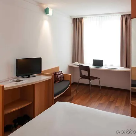 Ibis Hauptbahnhof מלון נירנברג