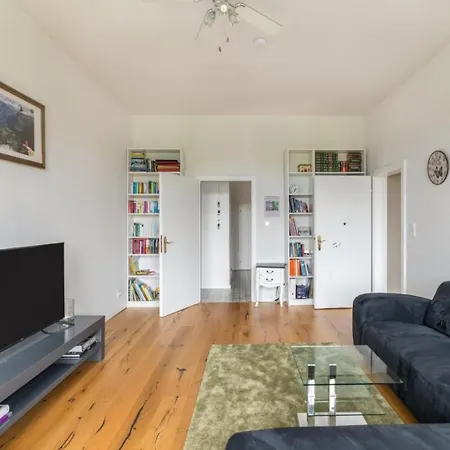 Apartment Grosse 4-zimmer Mit Burgblick, Kinder Wilkommen *