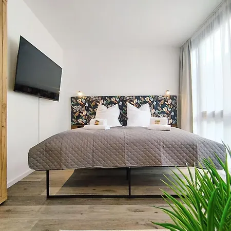 Design-apartment Fuer Bis Zu 4 Im 1 Og, Modern, Dachterrasse, Grill, Ruhige Lage, Plus, Wii, Lan Und Wlan Apartment *