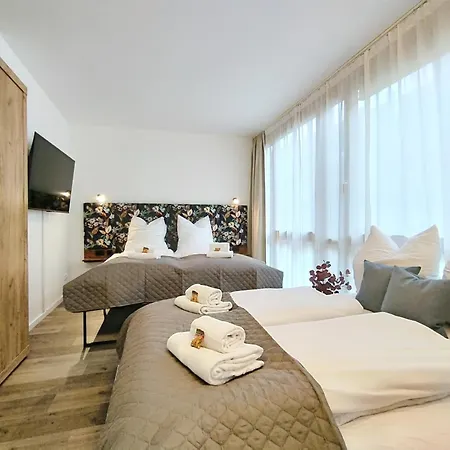 Design-apartment Fuer Bis Zu 4 Im 1 Og, Modern, Dachterrasse, Grill, Ruhige Lage, Plus, Wii, Lan Und Wlan Apartment Nuremberg
