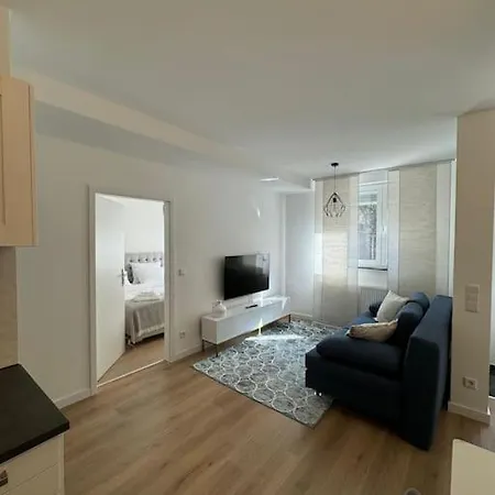 Gemuetliches Apartment, Nur 5 Min Ins Zentrum Apartment *