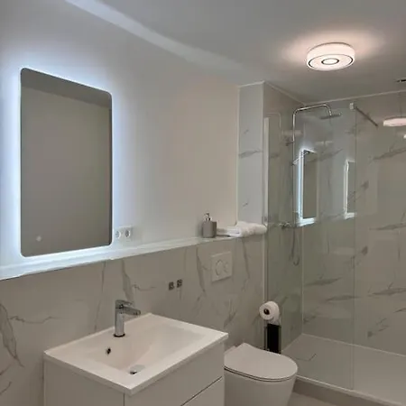 Gemuetliches Apartment, Nur 5 Min Ins Zentrum Apartment *