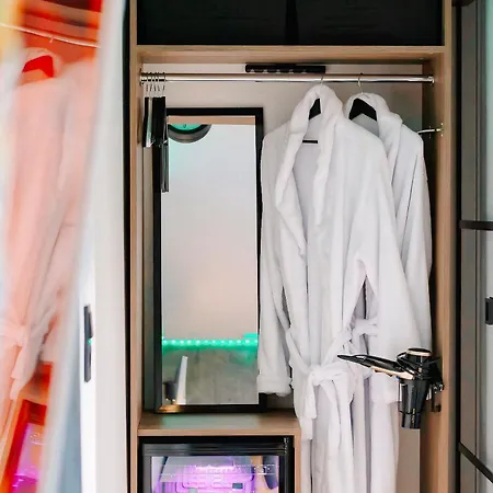 Apartment Airport Exklusiv Mit Eigenem Whirpool 2,5 Km Vom Flughafen Nürnberg