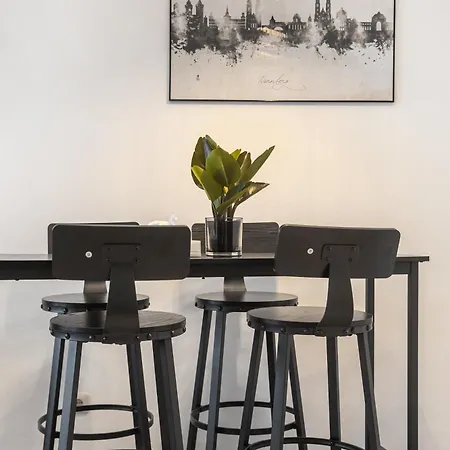 Oldtown By Staystay, Close To Castle & Main Market Square Apartment