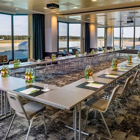 Moevenpick Airport 4*