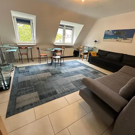 Center - 4 With Kitchen And 2 Bathrooms *