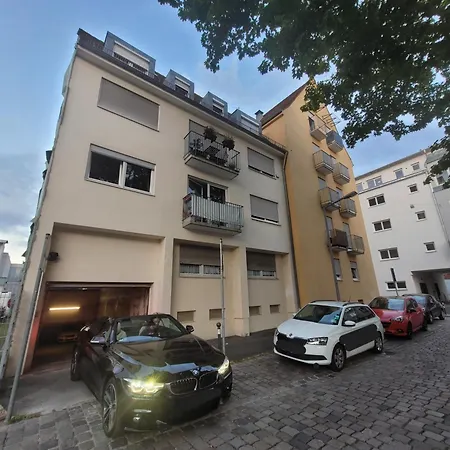 Apartment Center - 4 With Kitchen And 2 Bathrooms Nürnberg